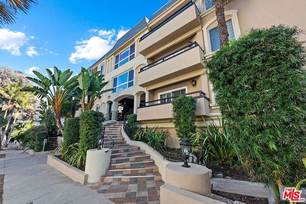 11646 Chenault St APT 2, Los Angeles, CA 90049 - Image 1
