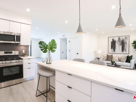 11800 Courtleigh Dr #305, Los Angeles, CA 90066 - Image 1