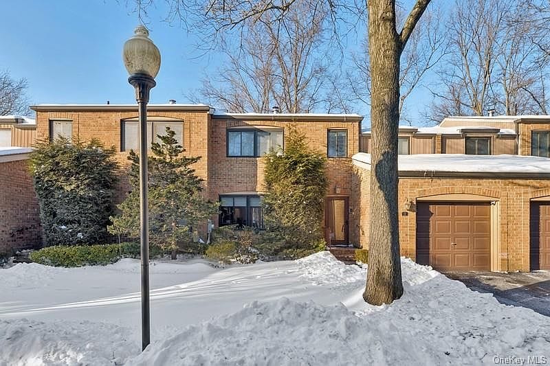 17 Windsor Gate Drive, New Hyde Park, NY 11040 - Image 1