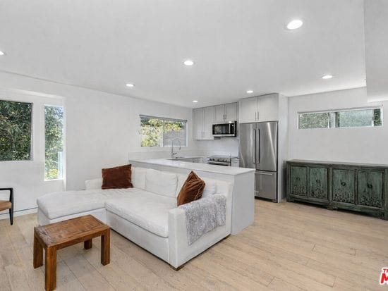2147 N Beachwood Dr APT 6, Los Angeles, CA 90068 - Image 1