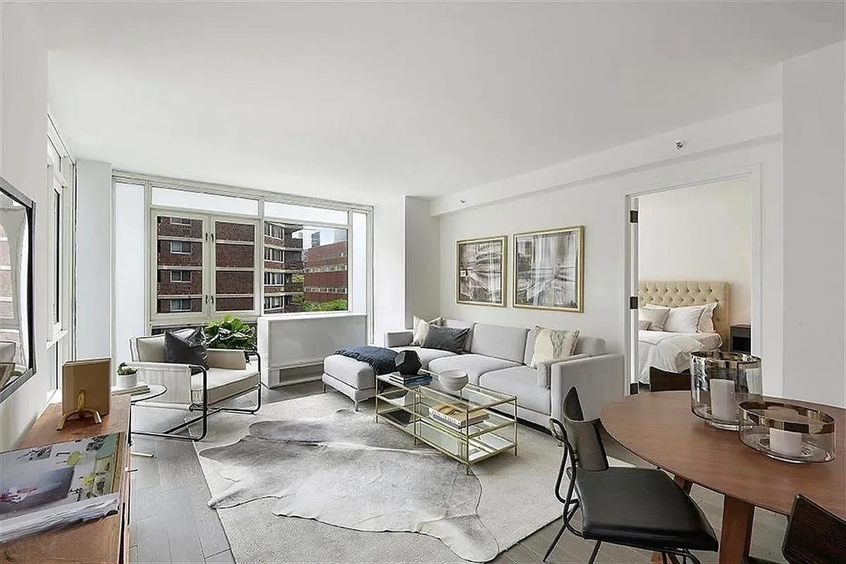 385 First Avenue #21B - Image 1