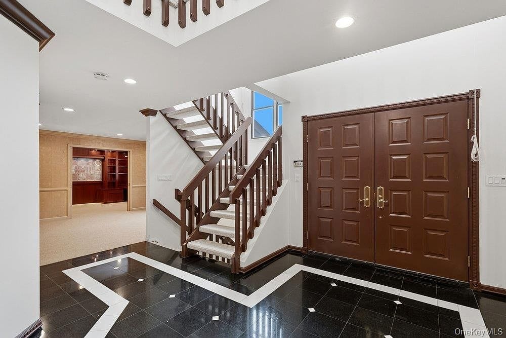 43 Hunt Drive, Jericho, NY 11753 - Image 1